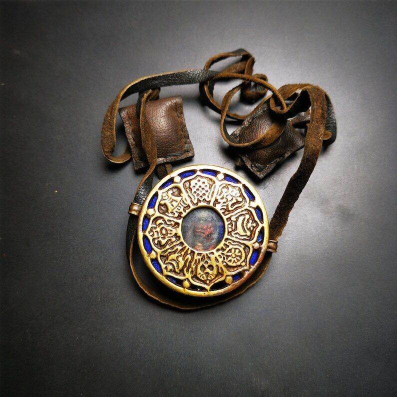 Gau Ghau Shrine, Amulet - Gandhanra-ART