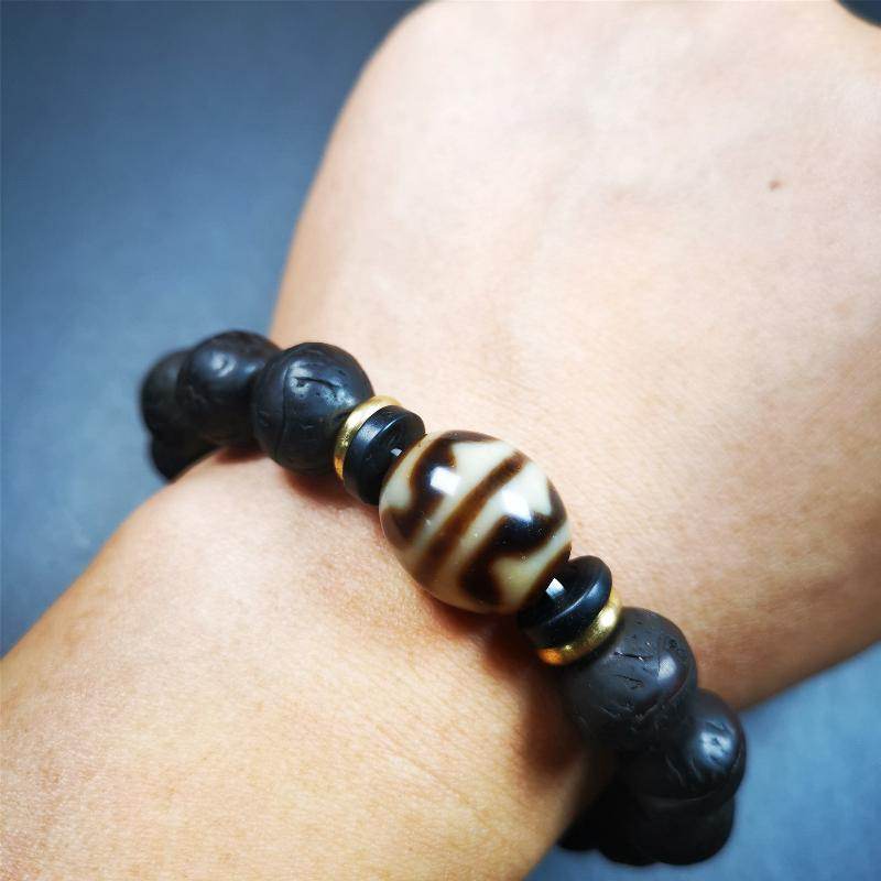 Tiger Tooth Dzi Bracelet - Gandhanra-ART
