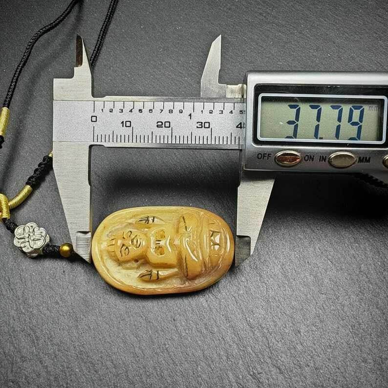 Buddhist Amulet,Chenrezig Badge,Spiritual Necklace - Tibetan Buddhist bead necklace, size reference