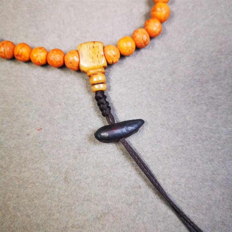 These highland barley seeds come from the Kathok Monastery and are one of the tributes offered in front of the Buddha. You can make it as a mala pendant below the guru bead, or spacer bead on mala. Also can be use as pendant or keychain.