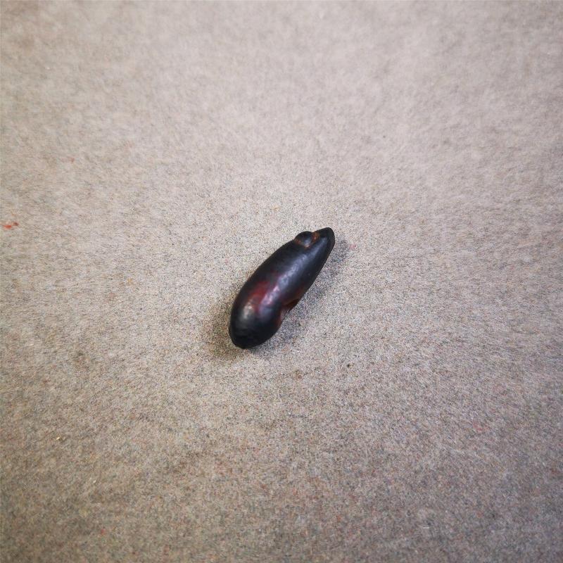 These highland barley seeds come from the Kathok Monastery and are one of the tributes offered in front of the Buddha. You can make it as a mala pendant below the guru bead, or spacer bead on mala. Also can be use as pendant or keychain.