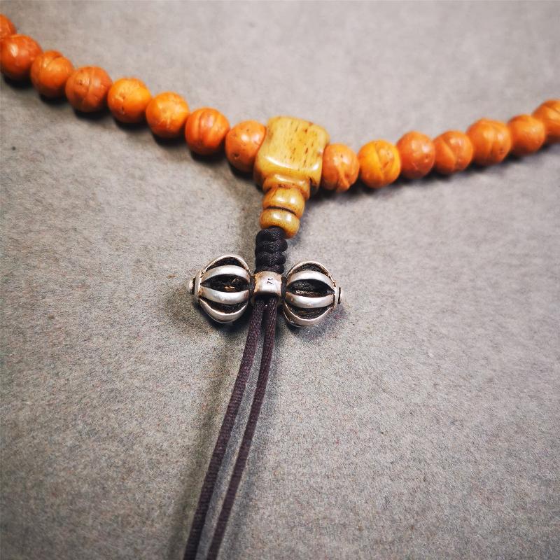 This unique sterling silver vajra pendant was made by Tibetan craftsmen in Hepo Township, Baiyu County, the birthplace of the famous Tibetan handicrafts. You can use it as a spacer bead on mala,or pendant bead under guru bead. Also can be use as amulet pendant or keychain.