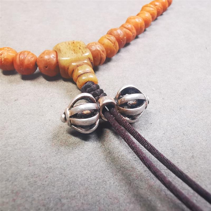 This unique sterling silver vajra pendant was made by Tibetan craftsmen in Hepo Township, Baiyu County, the birthplace of the famous Tibetan handicrafts. You can use it as a spacer bead on mala,or pendant bead under guru bead. Also can be use as amulet pendant or keychain.