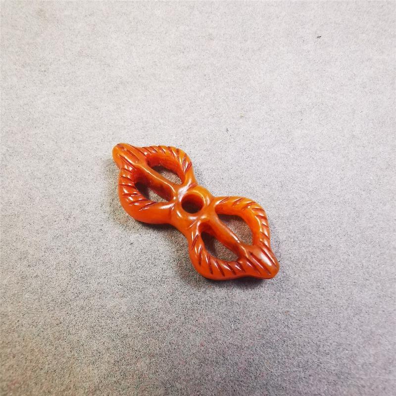 This unique bone carved vajra pendant is made by Tibetan craftsmen in Hepo Township, Baiyu County, the birthplace of the famous Tibetan handicrafts. You can make it as a mala pendant below the guru bead, or spacer bead on mala. Also can be use as pendant or keychain.