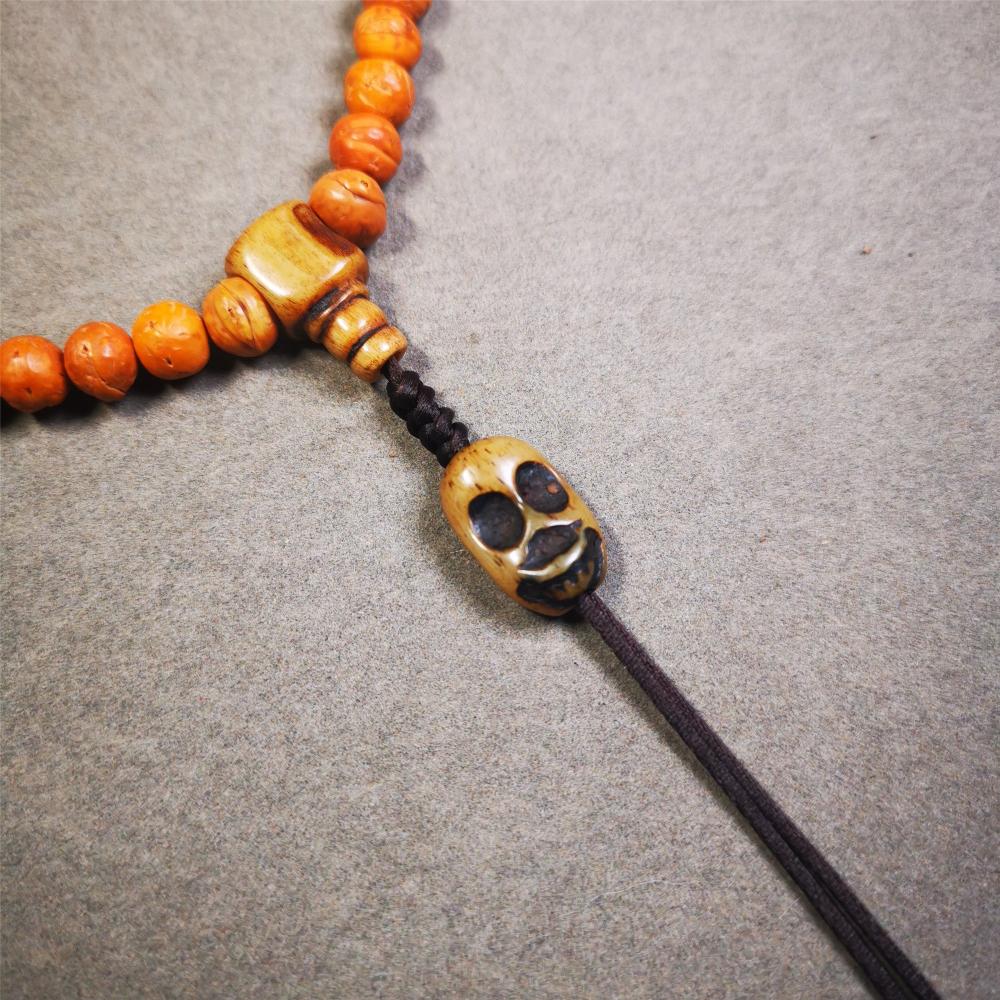 This unique bone carved Skull Sitavana pendant is made by Tibetan craftsmen in Hepo Township, Baiyu County, the birthplace of the famous Tibetan handicrafts. You can use it as a spacer bead on mala,or pendant bead under guru bead. Also can be use as pendant or keych