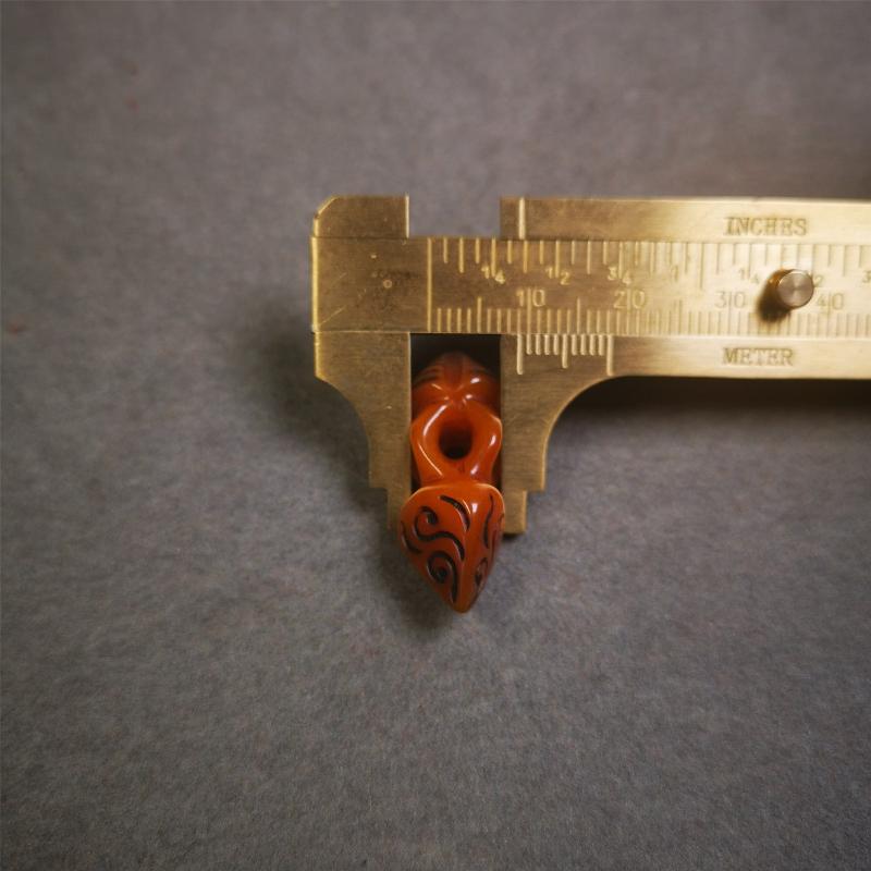 This unique bone carved phurba pendant is made by Tibetan craftsmen in Hepo Township, Baiyu County, the birthplace of the famous Tibetan handicrafts. You can use it as a spacer bead on mala,or pendant bead under guru bead. Also can be use as amulet pendant or keychain.