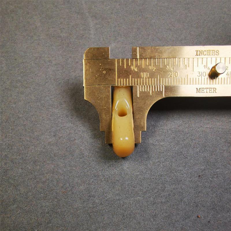 This unique bone carved ruyi pendant is made by Tibetan craftsmen in Hepo Township, Baiyu County, the birthplace of the famous Tibetan handicrafts. You can use it as a spacer bead on mala,or pendant bead under guru bead. Also can be use as amulet pendant or keychain.