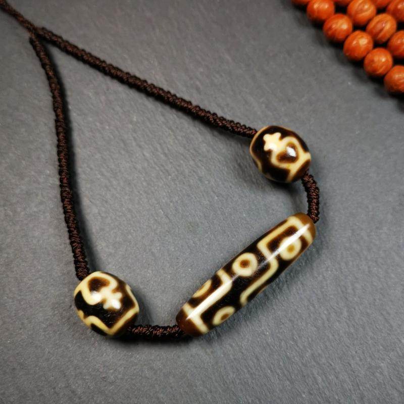 Nine Eyed Dzi + Vase Dalo Dzi Necklace - Gandhanra-ART