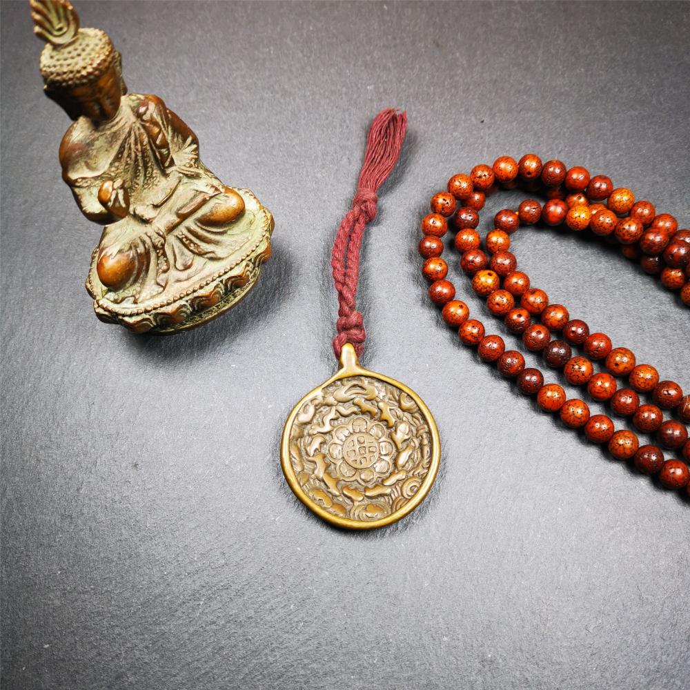 This amulet was collected in Baiyu County Tibet,about 30 years old. It's a Astrology Protective Amulet Pendant,made of red copper. The pattern is Tibetan Budhist Protective Amulet Pendant - SIPAHO