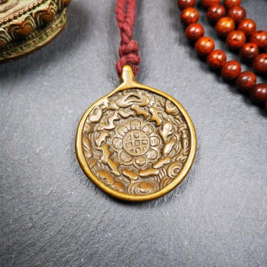 This amulet was collected in Baiyu County Tibet,about 30 years old. It's a Astrology Protective Amulet Pendant,made of red copper. The pattern is Tibetan Budhist Protective Amulet Pendant - SIPAHO