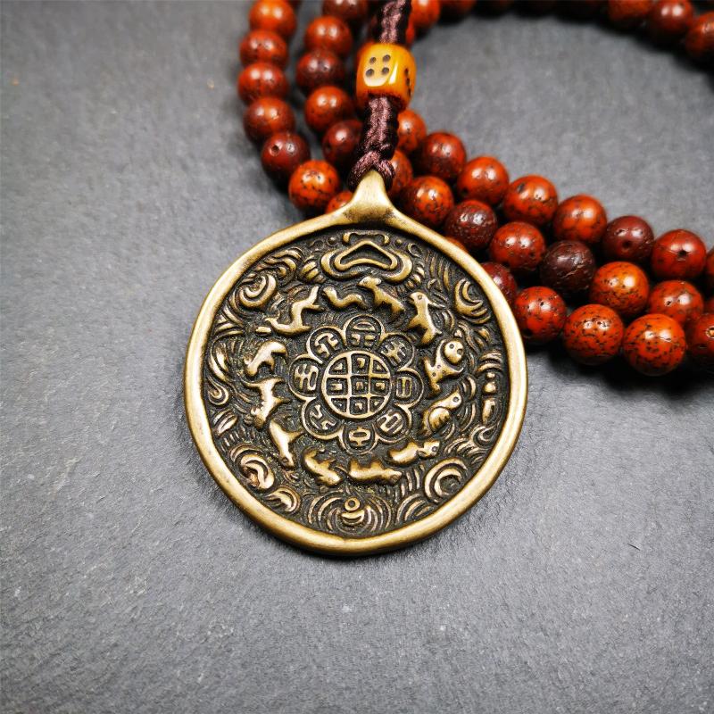 This unique tibetan melong badge was handmade by Tibetan Artist from Baiyu County. It's a Astrology Protective Amulet Pendant,made of lima brass,the front pattern is Tibetan Budhist Protective Amulet Pendant - SIPAHO,the back is ritual conch.