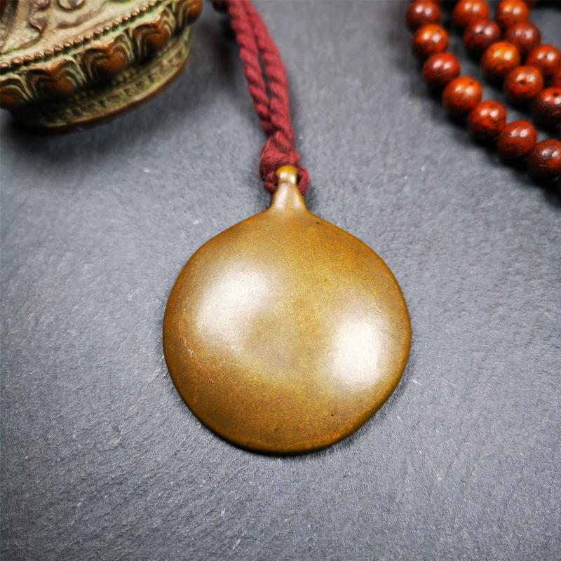 This amulet was collected in Baiyu County Tibet,about 30 years old. It's a Astrology Protective Amulet Pendant,made of red copper. The pattern is Tibetan Budhist Protective Amulet Pendant - SIPAHO