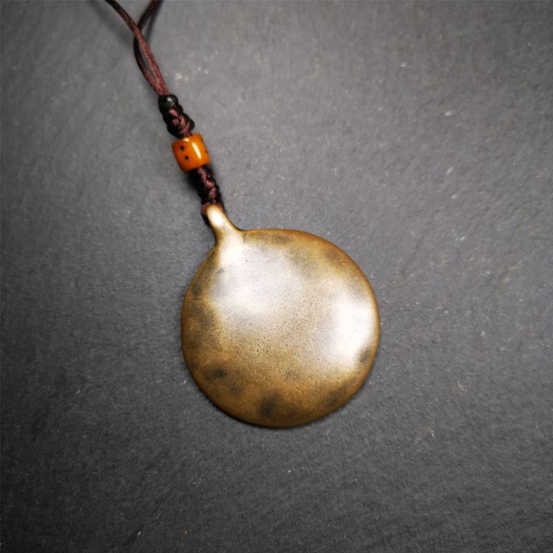 This unique tibetan calendar melong badge was collected from Baiyu Monastery for 30 years. It's a Astrology Protective Amulet Pendant,made of copper. The pattern is Tibetan Budhist Protective Amulet Pendant - SIPAHO(srid pa ho).