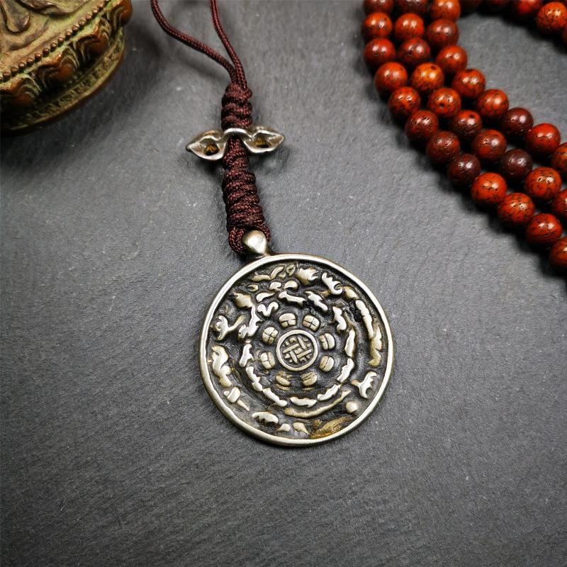 This unique tibetan melong badge was collected from Garzi Monastery for 20 years. It's a Astrology Protective Amulet Pendant,made of cold iron. The pattern is Tibetan Budhist Protective Amulet Pendant - SIPAHO(srid pa ho).  SIPAHO Melong Amulet on the cord,when on a go or travelling, it's placed as a waist badge. You can make it into pendant,keychain, bag hanging,or just put it on your desk,as an ornament. The wearing of Srid-Pa-Ho heightens awareness, and protects body and mind from negative influences.