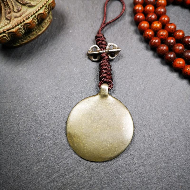 This unique tibetan melong badge was collected from Garzi Monastery for 20 years. It's a Astrology Protective Amulet Pendant,made of cold iron. The pattern is Tibetan Budhist Protective Amulet Pendant - SIPAHO(srid pa ho). SIPAHO Melong Amulet on the cord,when on a go or travelling, it's placed as a waist badge. You can make it into pendant,keychain, bag hanging,or just put it on your desk,as an ornament. The wearing of Srid-Pa-Ho heightens awareness, and protects body and mind from negative influences.