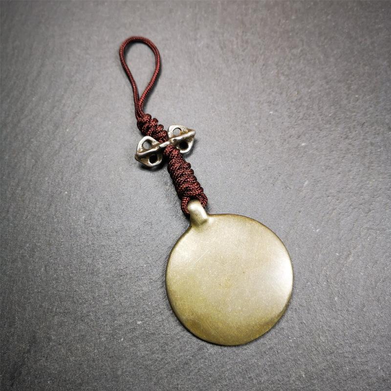 This unique tibetan melong badge was collected from Garzi Monastery for 20 years. It's a Astrology Protective Amulet Pendant,made of cold iron. The pattern is Tibetan Budhist Protective Amulet Pendant - SIPAHO(srid pa ho). SIPAHO Melong Amulet on the cord,when on a go or travelling, it's placed as a waist badge. You can make it into pendant,keychain, bag hanging,or just put it on your desk,as an ornament. The wearing of Srid-Pa-Ho heightens awareness, and protects body and mind from negative influences.