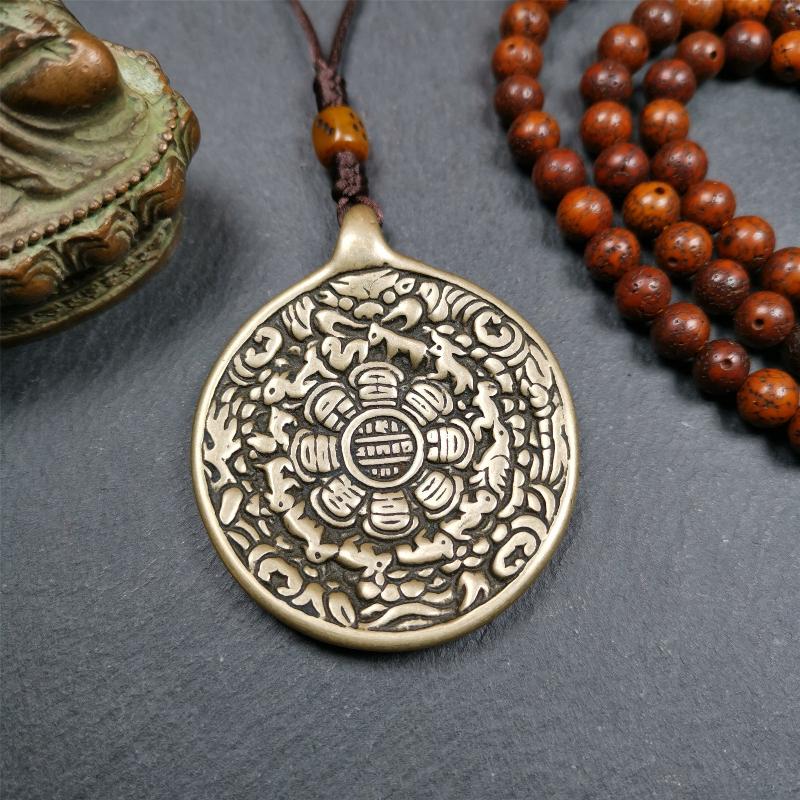 This unique tibetan melong badge was collected from Baiyu Monastery for 30 years. It's a Astrology Protective Amulet Pendant,made of cold iron. The pattern is Tibetan Budhist Protective Amulet Pendant - SIPAHO(srid pa ho).