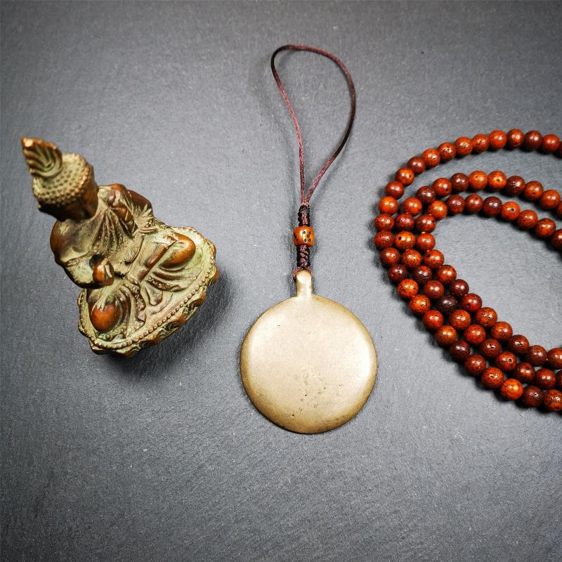 This unique tibetan calendar melong badge was collected from Kathok Monastery,about 50 years old. It's a Astrology Protective Amulet Pendant,made of thokcha,the pattern is Tibetan Budhist Protective Amulet Pendant - SIPAHO(srid pa ho).