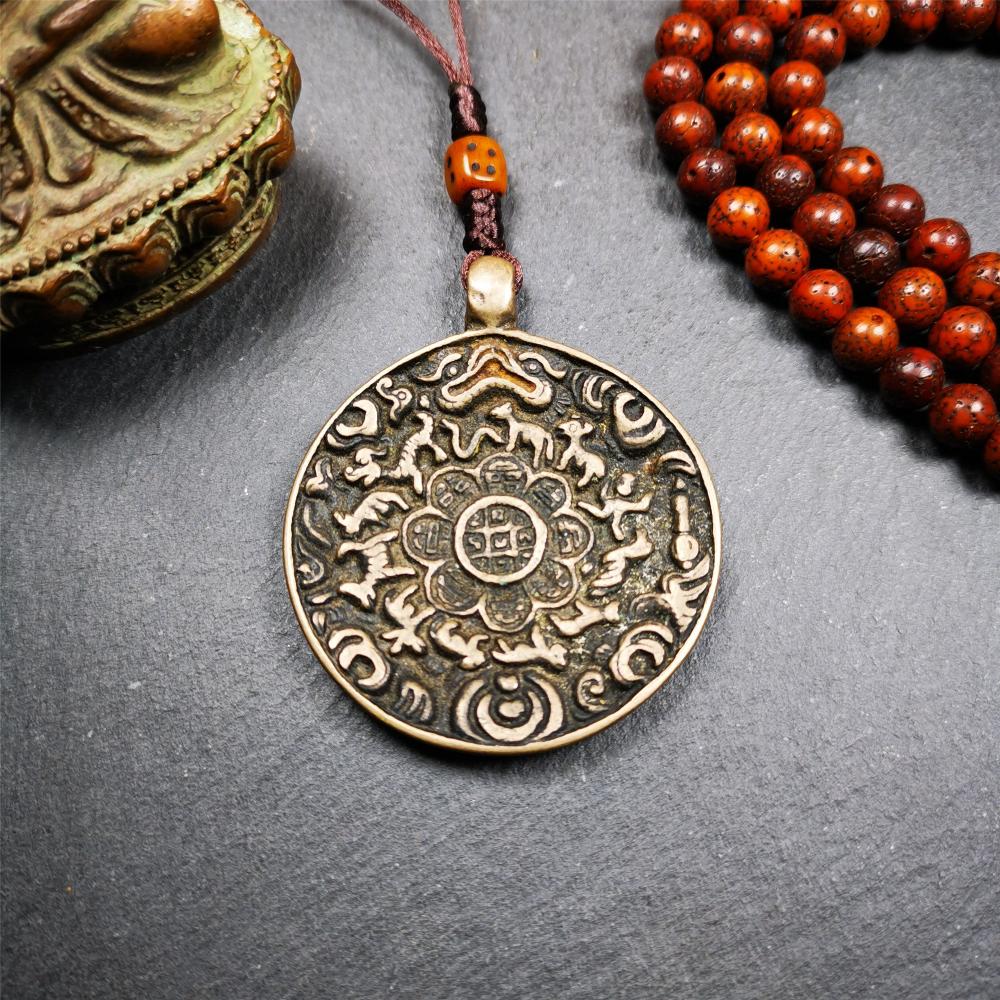 This unique tibetan calendar melong badge was collected from Kathok Monastery,about 50 years old. It's a Astrology Protective Amulet Pendant,made of thokcha,the pattern is Tibetan Budhist Protective Amulet Pendant - SIPAHO(srid pa ho).