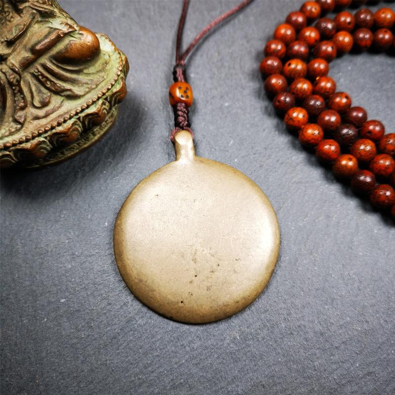 This unique tibetan calendar melong badge was collected from Kathok Monastery,about 50 years old. It's a Astrology Protective Amulet Pendant,made of thokcha,the pattern is Tibetan Budhist Protective Amulet Pendant - SIPAHO(srid pa ho).