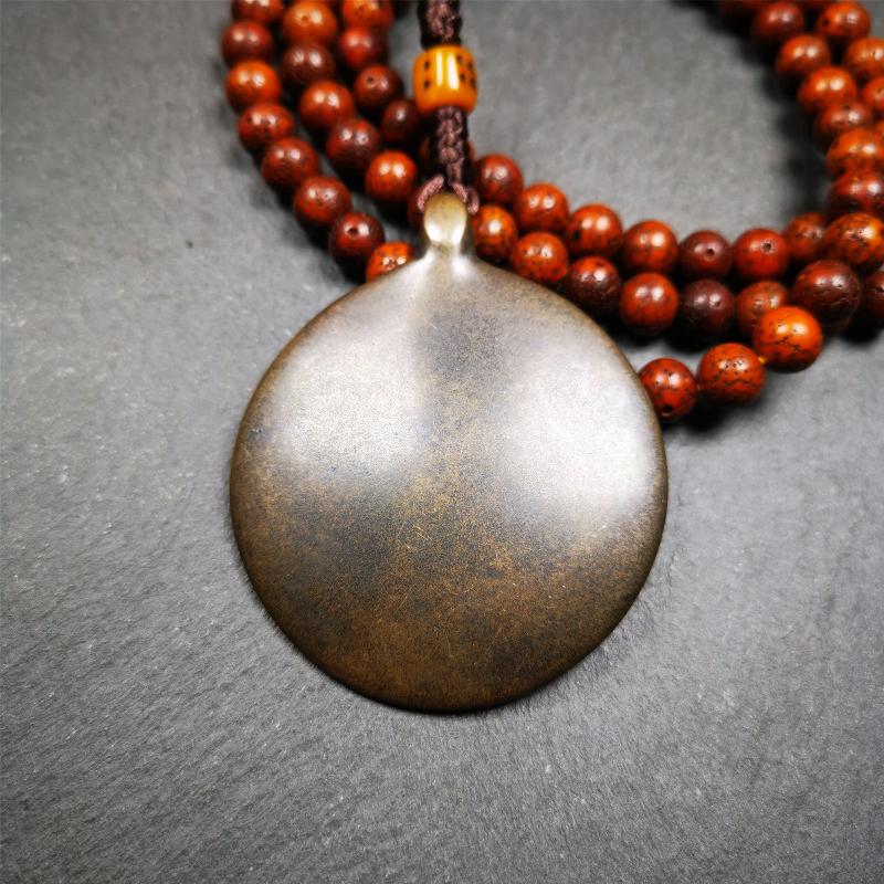 This unique tibetan melong badge was collected from Baiyu Monastery for 30 years. It's a Astrology Protective Amulet Pendant,made of cold iron. The pattern is Tibetan Budhist Protective Amulet Pendant - SIPAHO(srid pa ho).