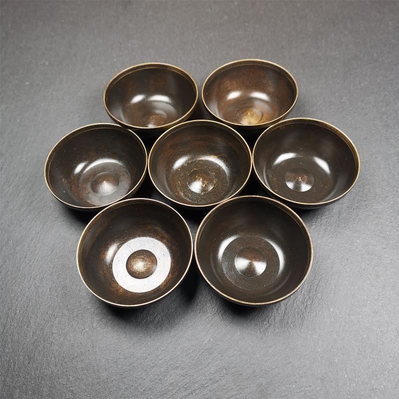 This set of tibetan water offering bowls are handmade by Tibetan craftsmen from Tibet. ABOUT Offering Bowls The most common type of offering on Tibetan Buddhist shrines are made with seven water offering bowls — called “yonchap” in Tibetan.