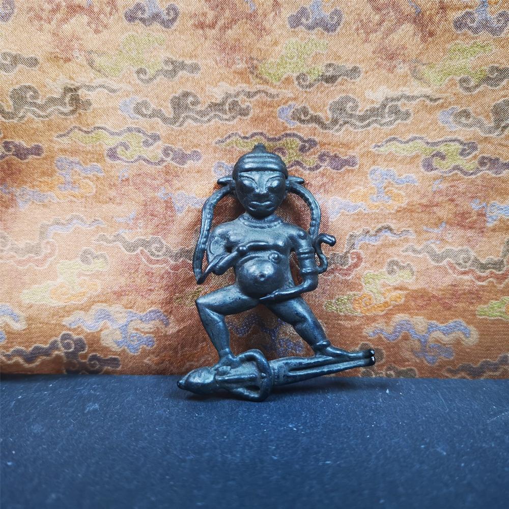 This Black Jambhala(Dzambhala) statue was collected from Goinqên goinba Monastery,Dege Tibet,about 40 years old. It is handmade of thokcha,black color,2.17 inches height and 1.38 inches width. He is the God of Wealth in Tibetan Buddhism.