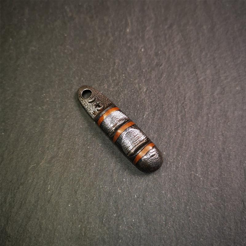 This unique Ladder pendant is made by Tibetan craftsmen. It is made of cold iron and copper, black color,the shape is Tibetan Ladder of Heaven,length is 46mm. You can make it into a pendant,keychain, or just put it on your desk,as an ornament.