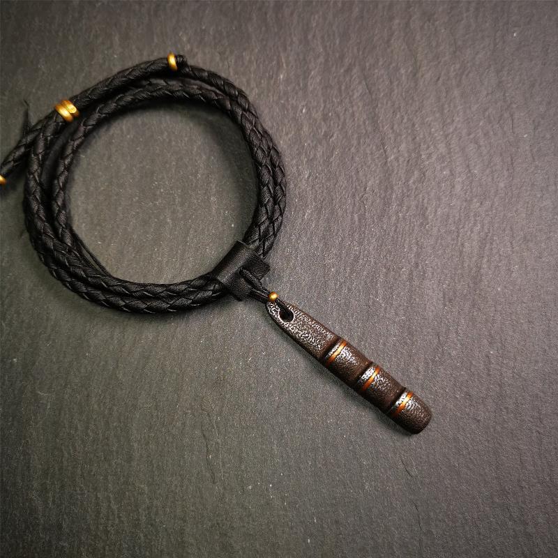 This unique Ladder pendant is made by Tibetan craftsmen. It is made of cold iron and copper, black color,the shape is Tibetan Ladder of Heaven,length is 53mm. You can make it into a pendant,keychain, or just put it on your desk,as an ornament.