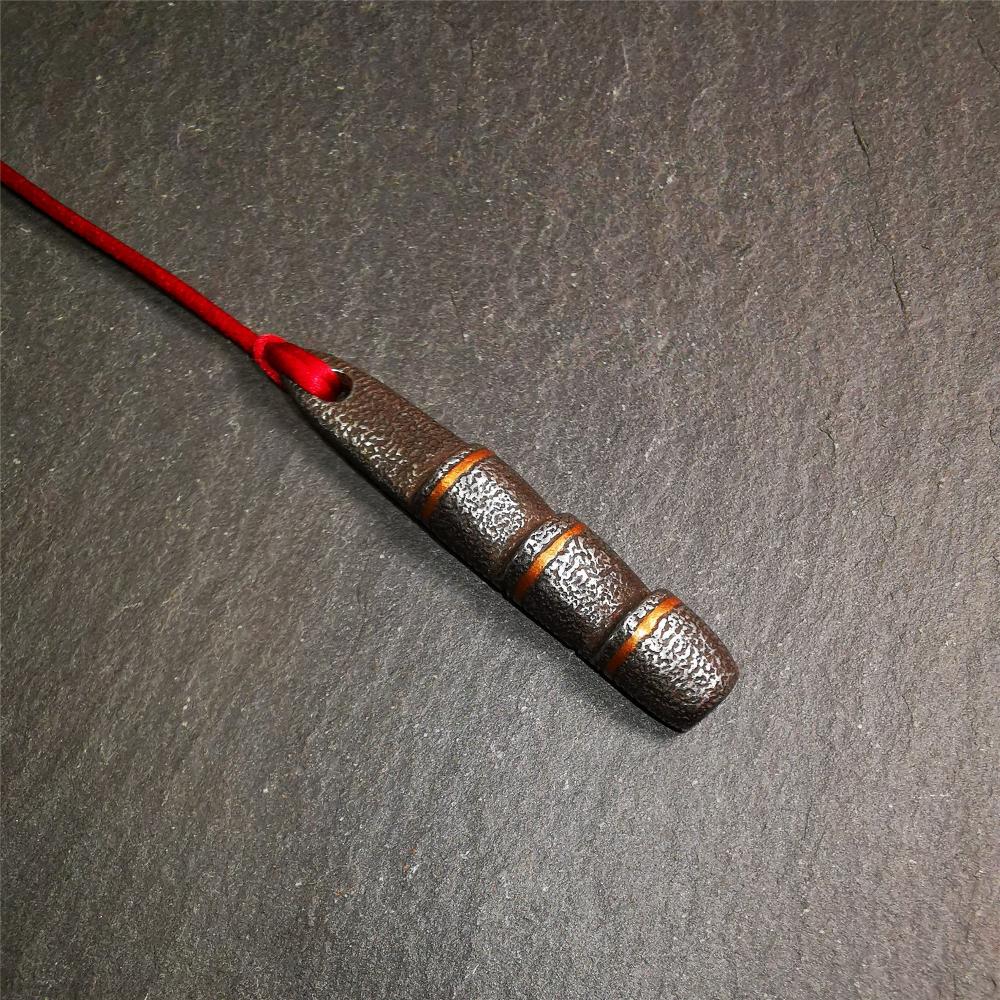 This unique Ladder pendant is made by Tibetan craftsmen. It is made of cold iron and copper, black color,the shape is Tibetan Ladder of Heaven,length is 53mm. You can make it into a pendant,keychain, or just put it on your desk,as an ornament.