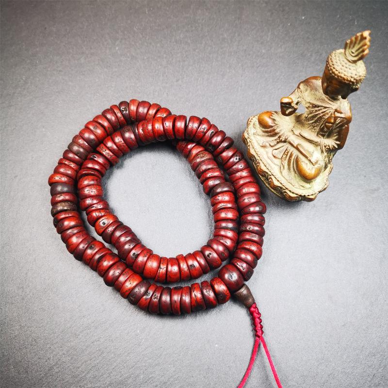 This bodhi seed mala was collected from Derge county,about 30 years old,hold and blessed by a lama. It is composed of 108 bodhi seed beads, bevel cut shape,brown color,approximately 13mm / 0.5 inch ,perimeter is about 48cm,18.9 inches.