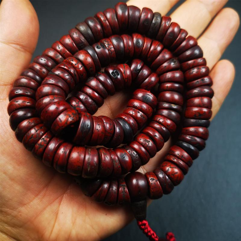 This bodhi seed mala was collected from Derge county,about 30 years old,hold and blessed by a lama. It is composed of 108 bodhi seed beads, bevel cut shape,brown color,approximately 13mm / 0.5 inch ,perimeter is about 48cm,18.9 inches.