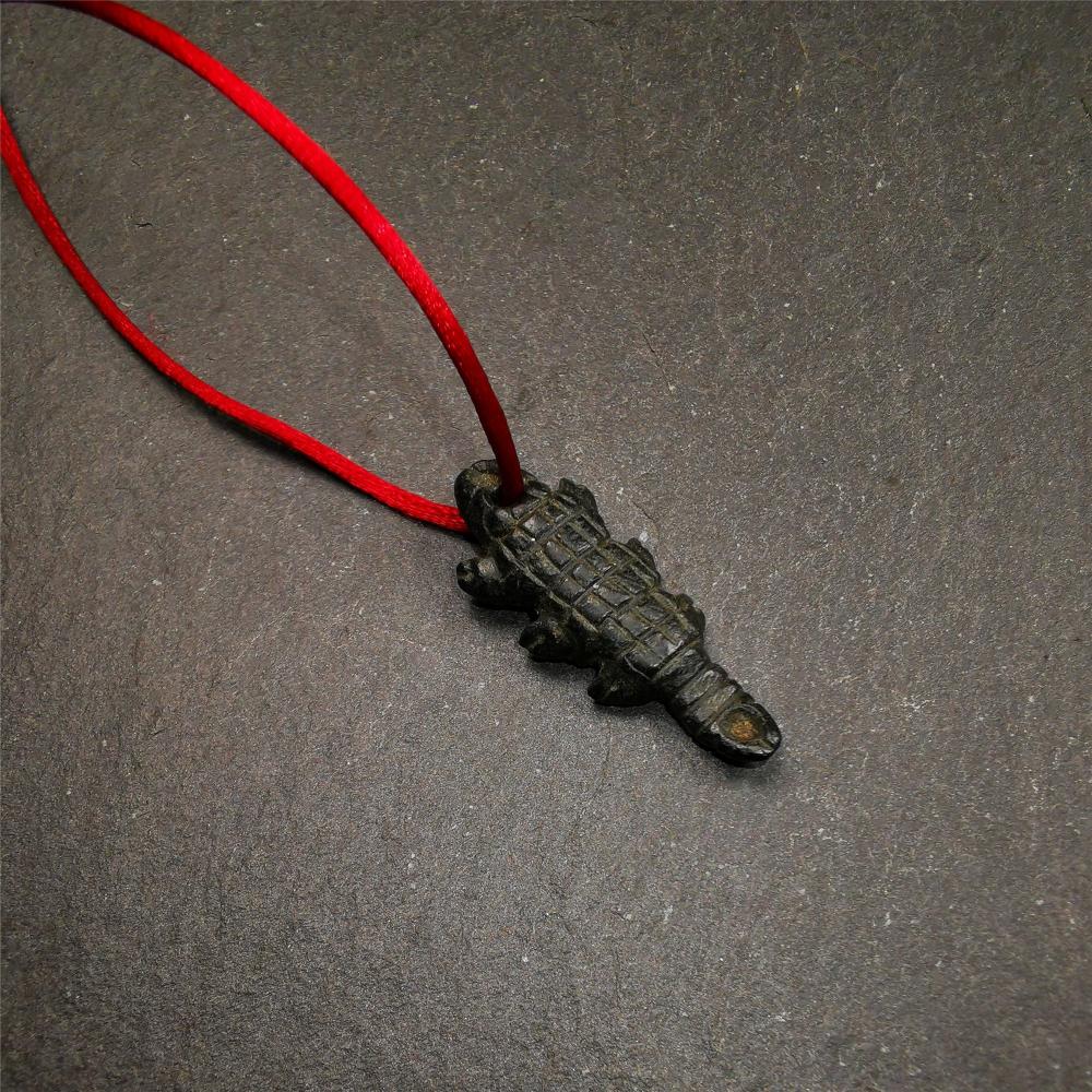 This unique obsidian carved Scorpion Guru pendant is made by Tibetan craftsmen in Hepo Township, Baiyu County, the birthplace of the famous Tibetan handicrafts. It's made of obsidian,black color,1.2 inch height. You can make it into necklace,or mala pendant.