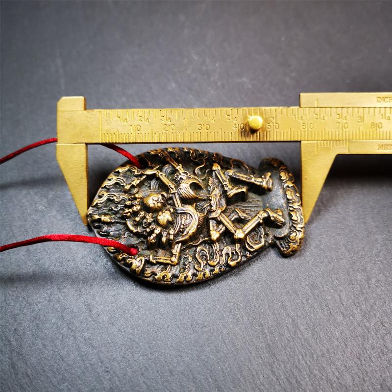 This beautiful Skull Masters of Sitavana statue was collected from Gerze Tibet. It is Masters of Sitavana,the corpse forest owner and his wife stand hugging and standing on the seat cushion. It's made of brass,yellow color,size is 2.1 × 1.8 inches.