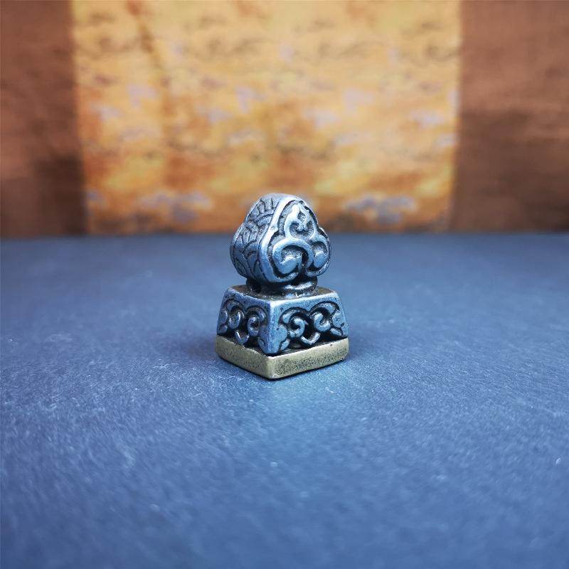 Swastika Seal - Gandhanra-ART
