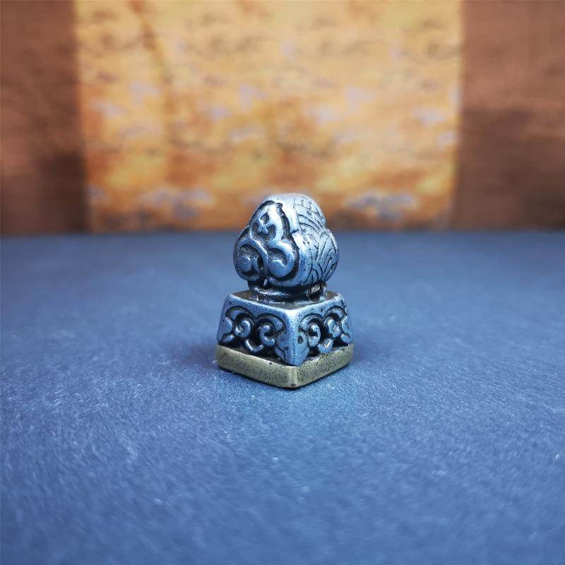 Swastika Seal - Gandhanra-ART