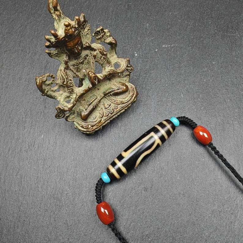 1 Eye Mountain Dzi Bead Necklace,1.8" x 0.5"