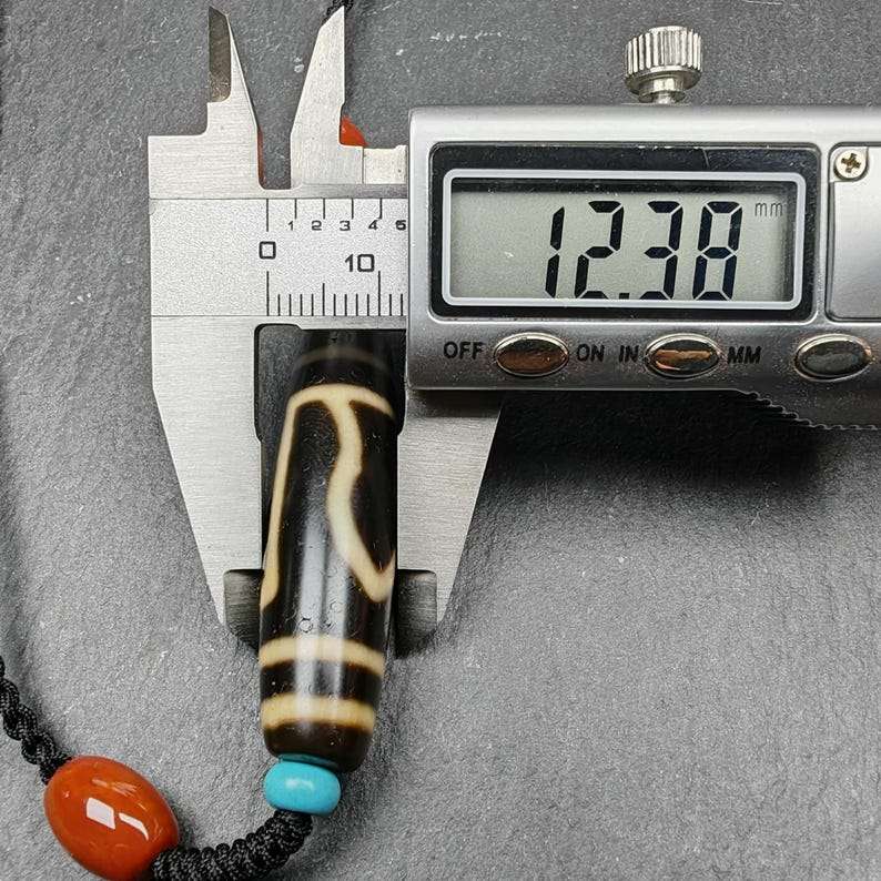 1 Eye Mountain Dzi Bead Necklace,1.8" x 0.5"