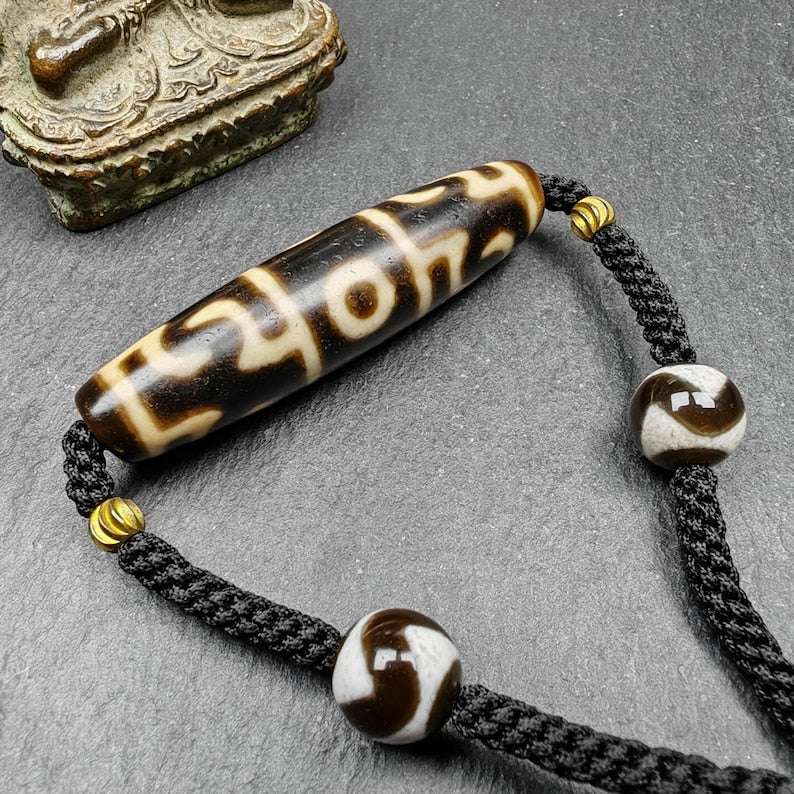 Tibetan Guru Rinpoche's Ritual Dzi Bead Necklace,2.1" x 0.51"
