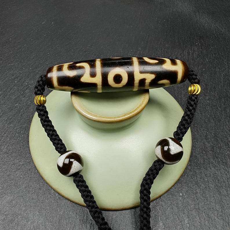 Tibetan Guru Rinpoche's Ritual Dzi Bead Necklace,2.1" x 0.51"