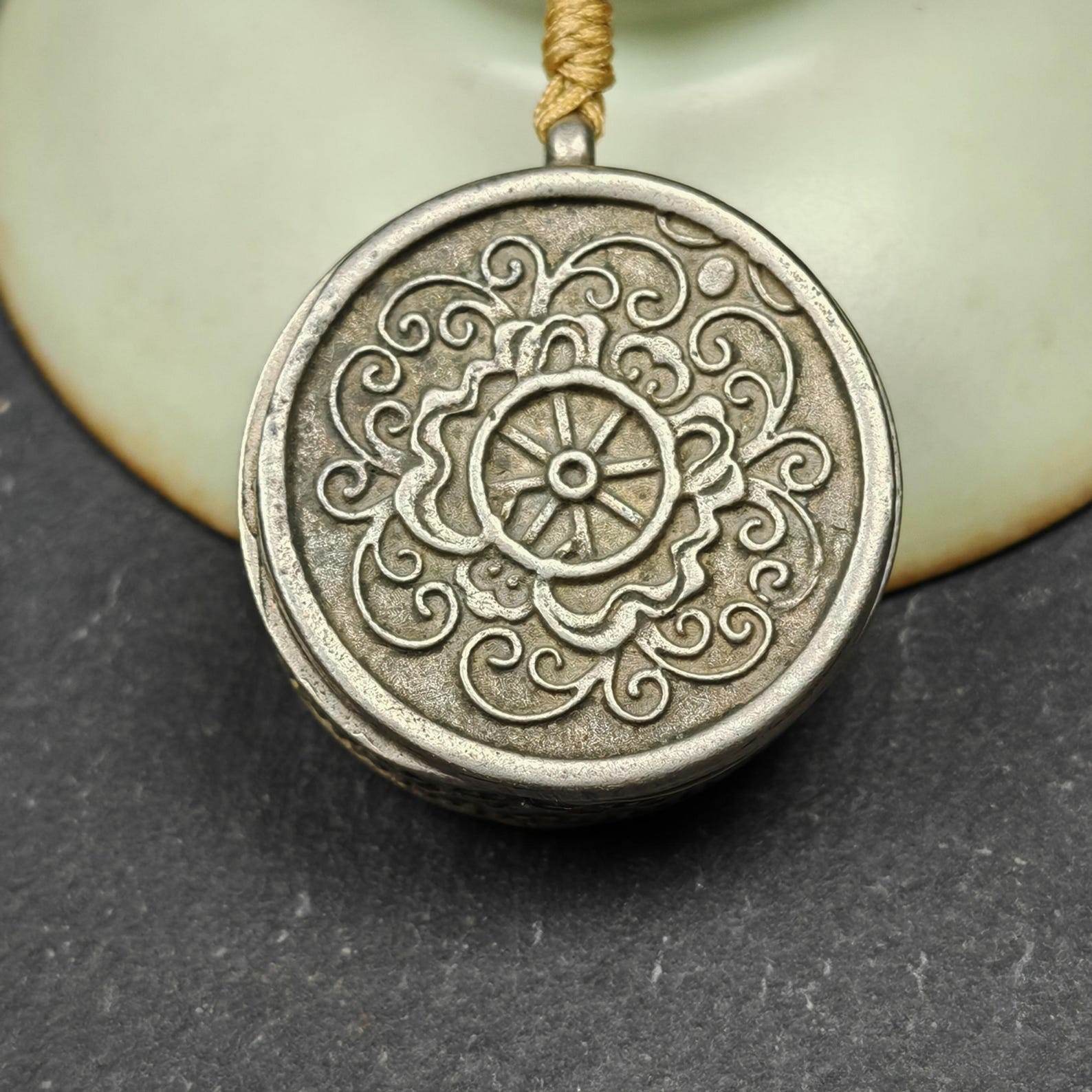 Antique Gau Ghau Shrine, Green Tara,Round Tibetan Buddhist Altar Amulet Pendant - Gandhanra-ART