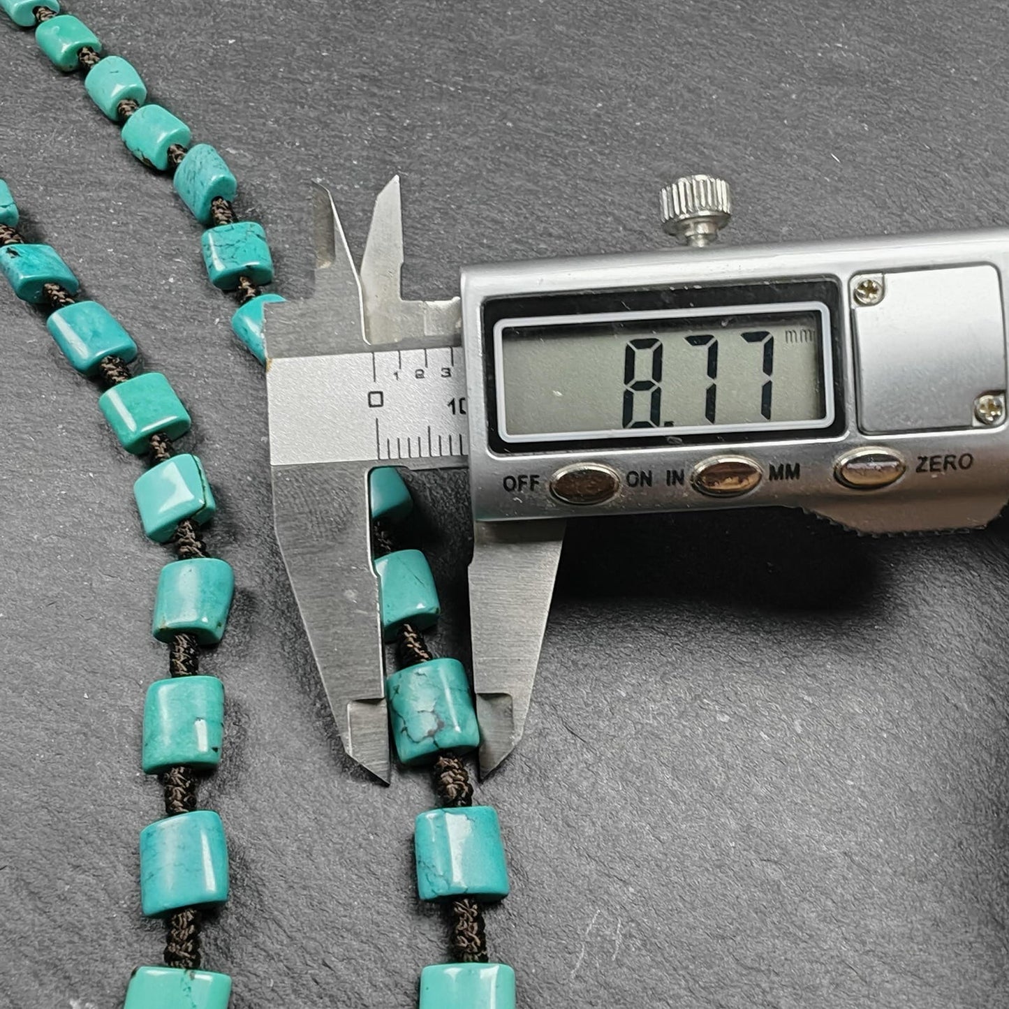 Turquoise Beads Necklace for Woman - 33cm Length