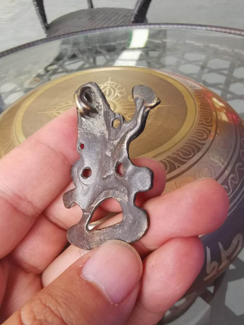 Buddhist Protective Pendant,Wrathful Vajrapani Amulet Badge,Made of Thokcha,100 years old - Gandhanra-ART