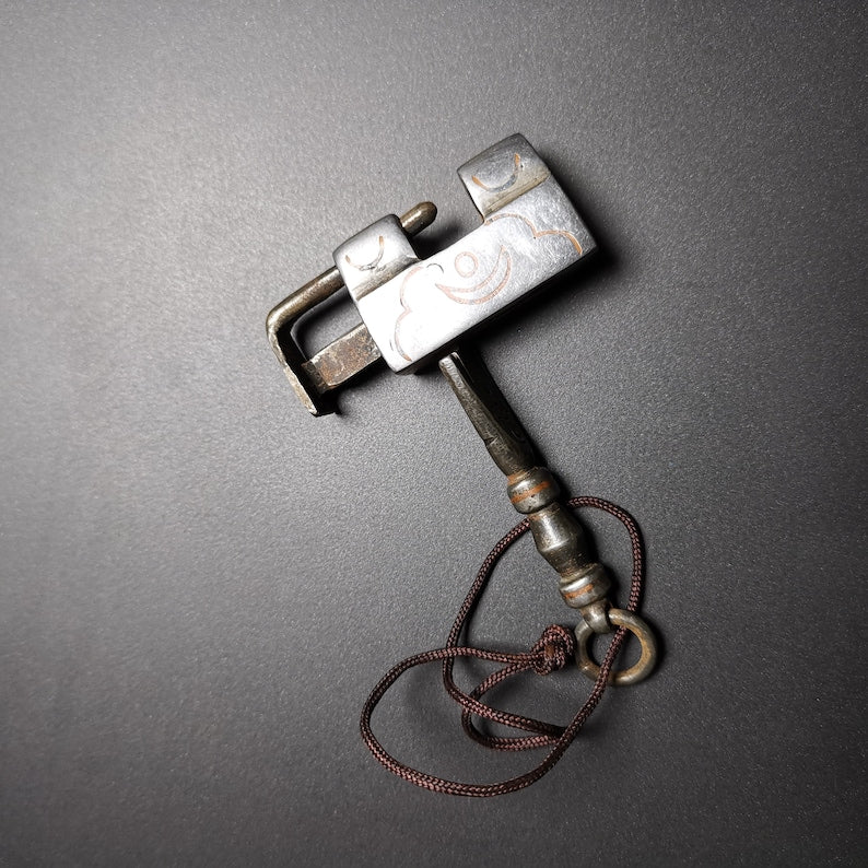 Iron Padlock Amulet, Mini Lock for Home Decor / Suitcase