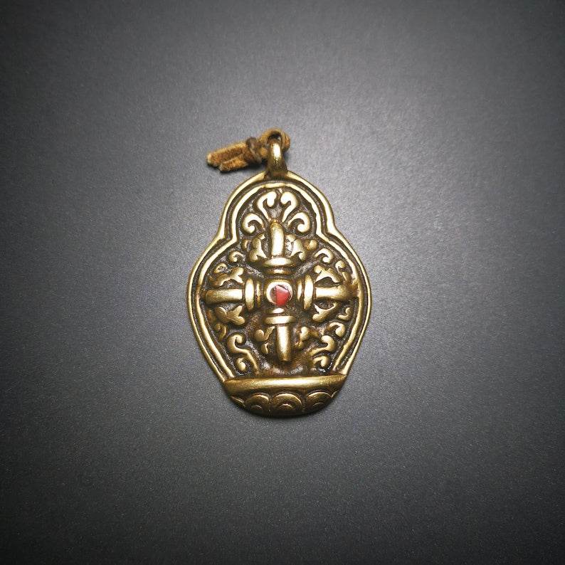 Buddhist Protective Pendant,Cross Vajra Amulet, 50 years old - Gandhanra-ART