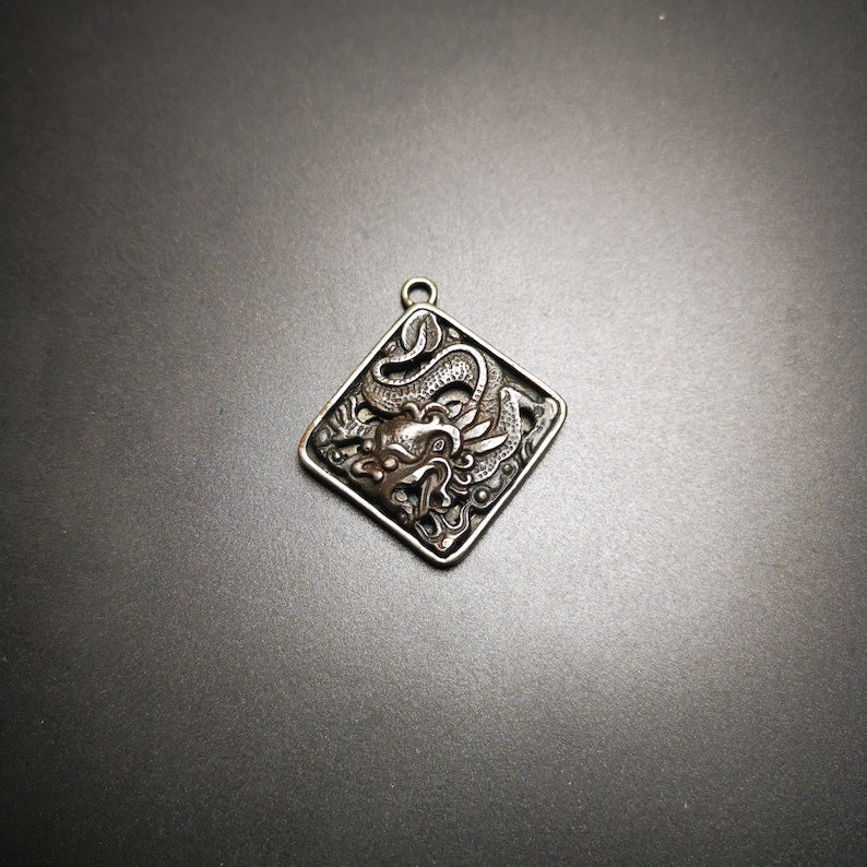Amulet,Dragon -the Four Dignities