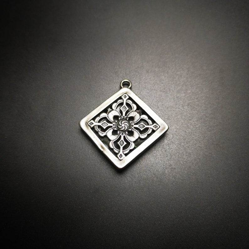 Amulet,Garuda-the Four Dignities(Garuda,Tiger,Dragon,Lion) - Gandhanra-ART