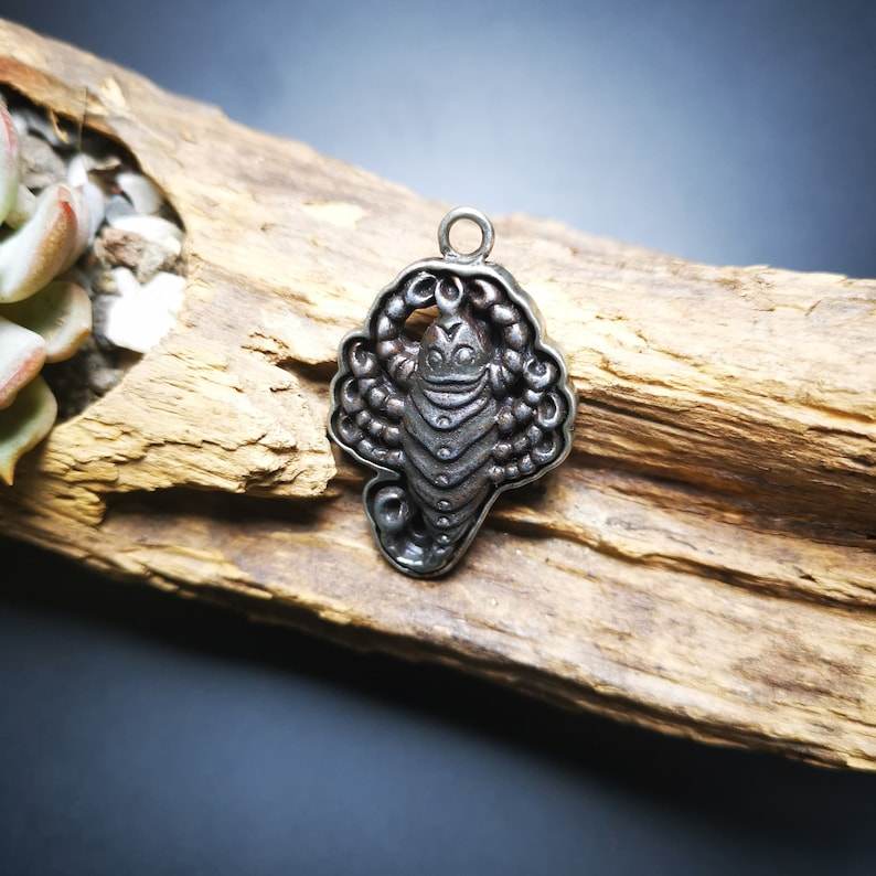 Amulet,Scorpion Guru of Padmasambhava - Gandhanra-ART