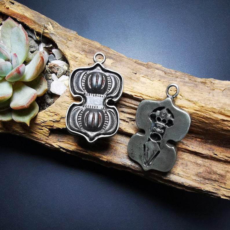 Pendant,Vajra Dorje Amulet (Vajrayana) - Gandhanra-ART