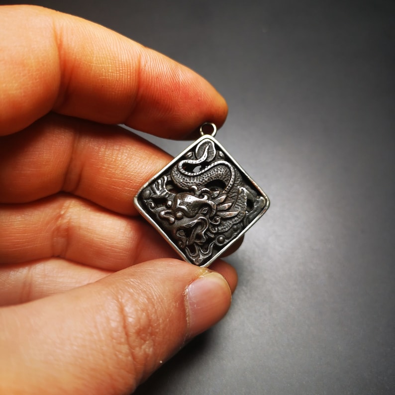 Amulet,Dragon -the Four Dignities